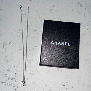 Chanel Silver Coco Mark CC Logo Necklace – Like New